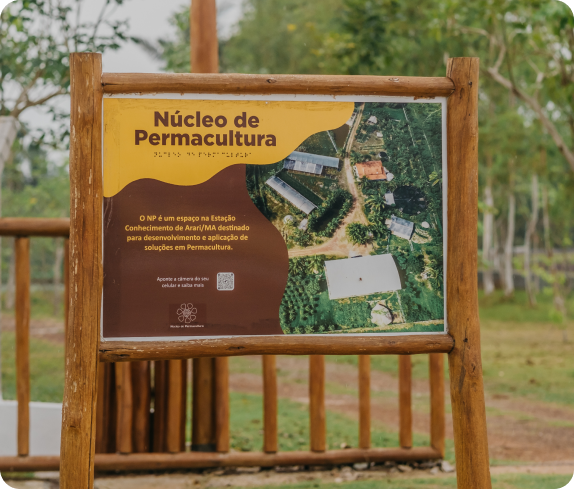 Placa do núcleo em município de atuação